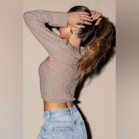 Cupshe Sandy Cable Knit Cutout Long Sleeve Sweater - Picture 2 of 4